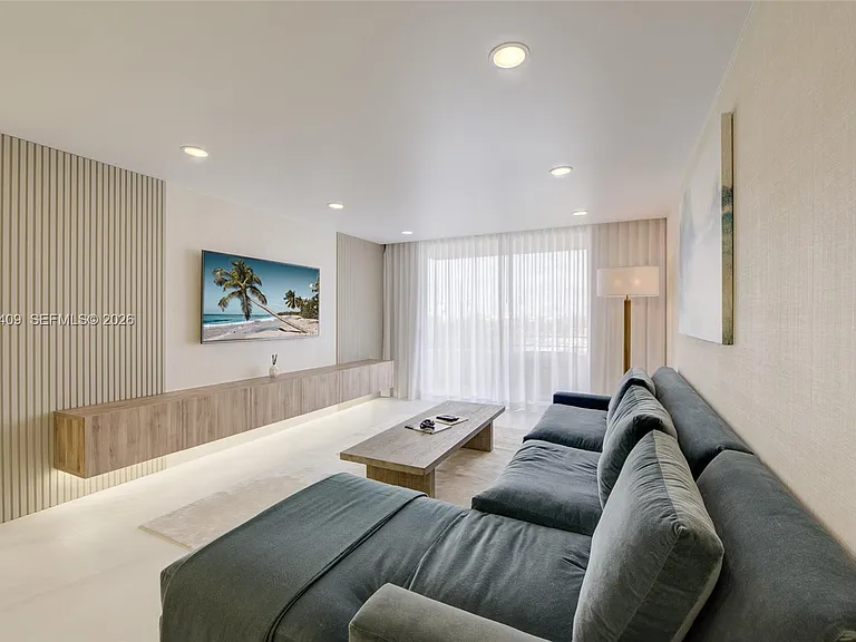 600 Three Islands Blvd #403 — Photo 10