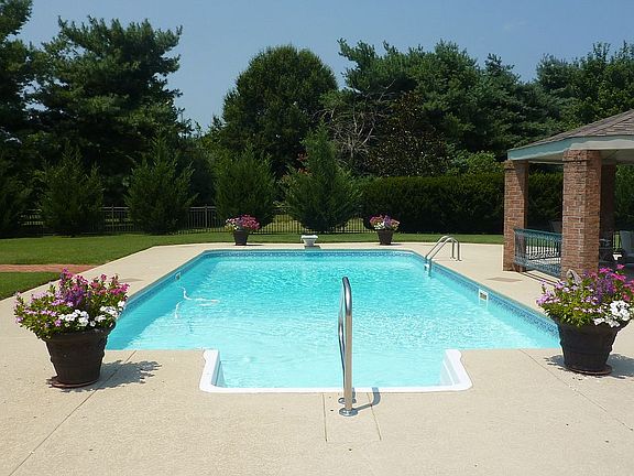 3rd image of 2228 Oakbranch Cir