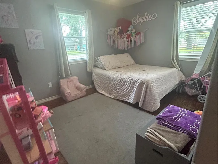319 Jones St — Photo 11