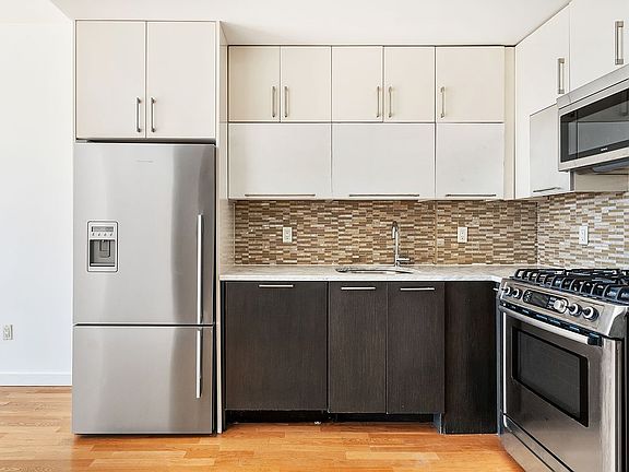 3rd image of 500 4th Ave APT 8G