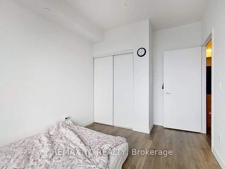 8 Eglinton Ave E #3810 — Photo 3