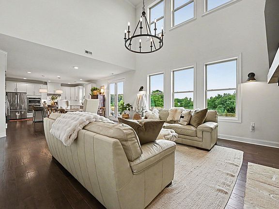 4th image of 2213 Serene Lake Dr