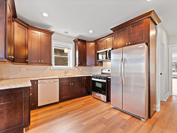 2nd image of 6120 W Berenice Ave