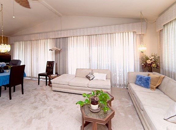 5th image of 2066 E Foothill Dr