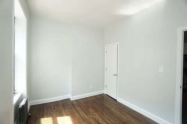 Rented by BRICK & GALO REALTY CORP | media 9