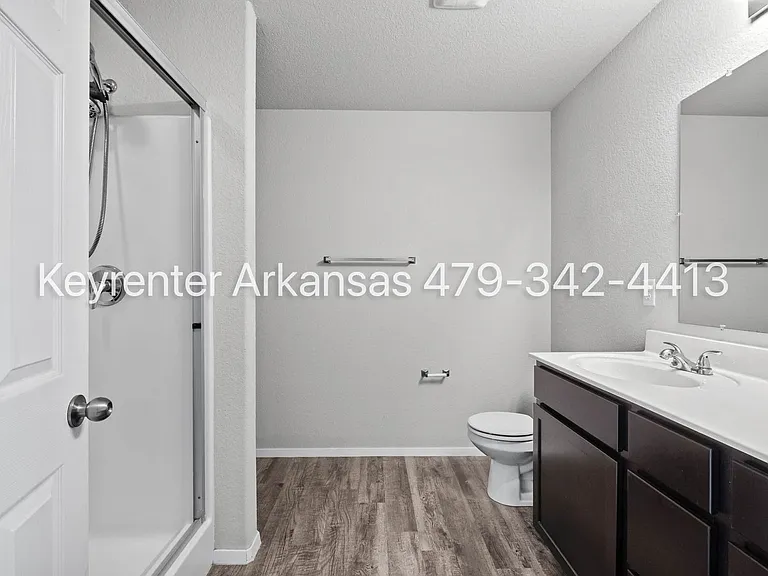 1600 Edinburgh Dr — Photo 17