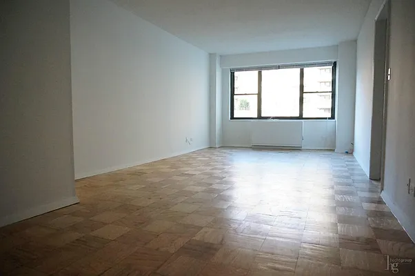 Sold by Hecht Group | media 10