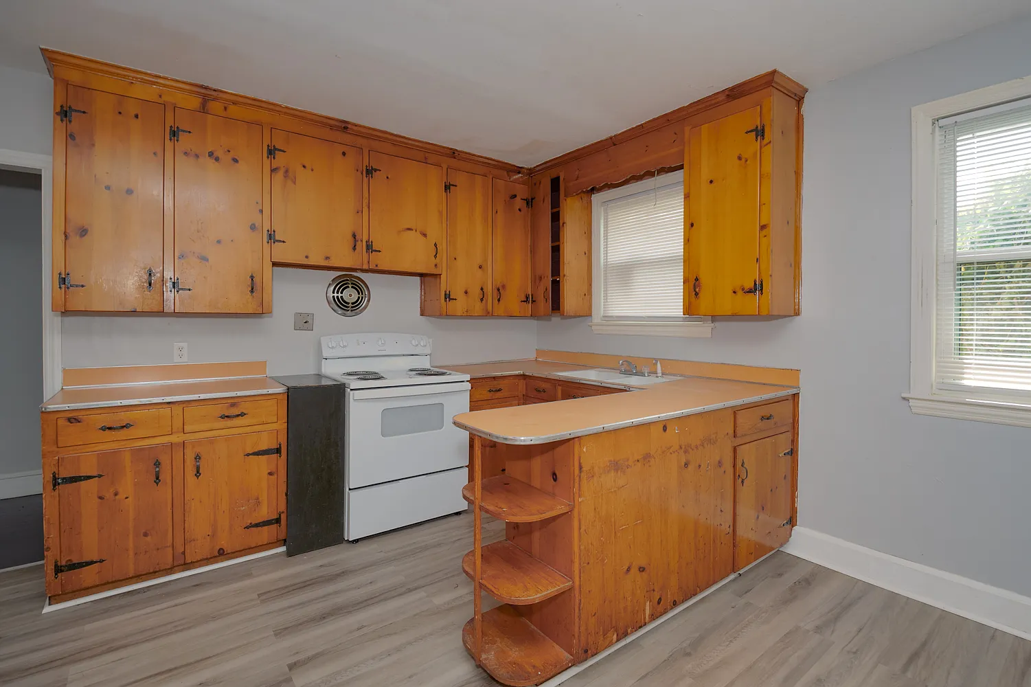 4 bed, 1700 sqft, $3,200 — Photo 4