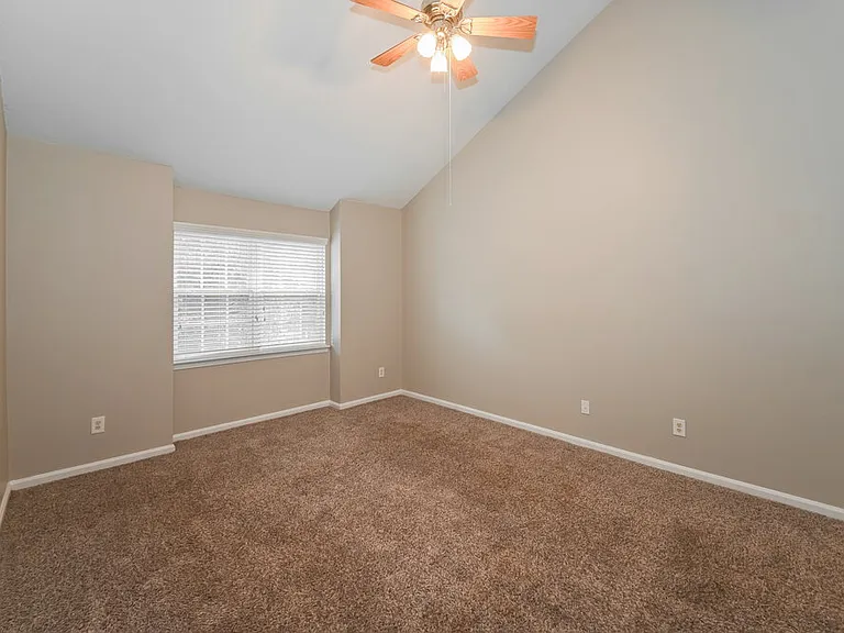 7526 Fallow Ln — Photo 11