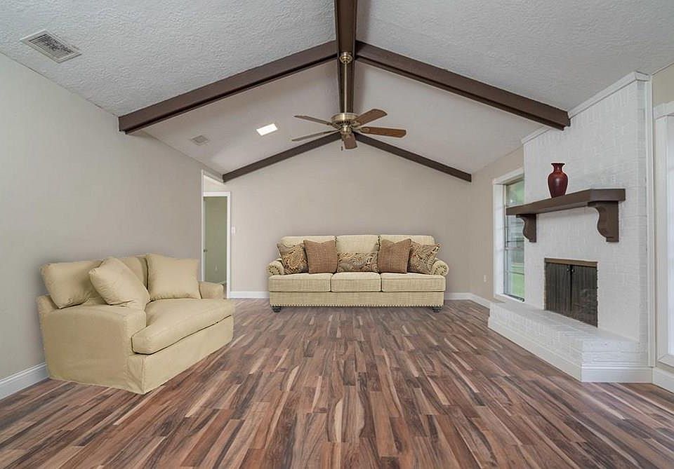 1st image of 1915 Aggie Ln