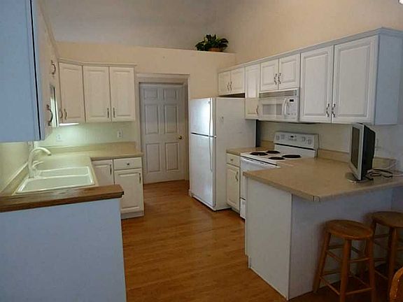 3rd image of 1003 Boniface Dr
