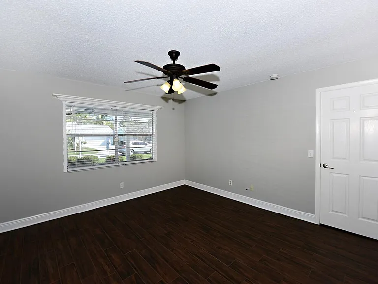 598 NE Maranta Terrado — Photo 12
