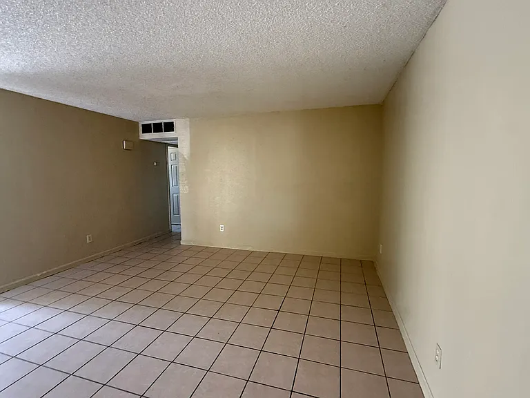 3114 Coffee Rd — Photo 5