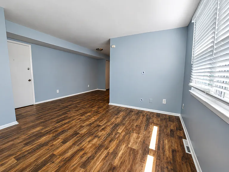 4411 Falls Bridge Dr #B — Photo 7