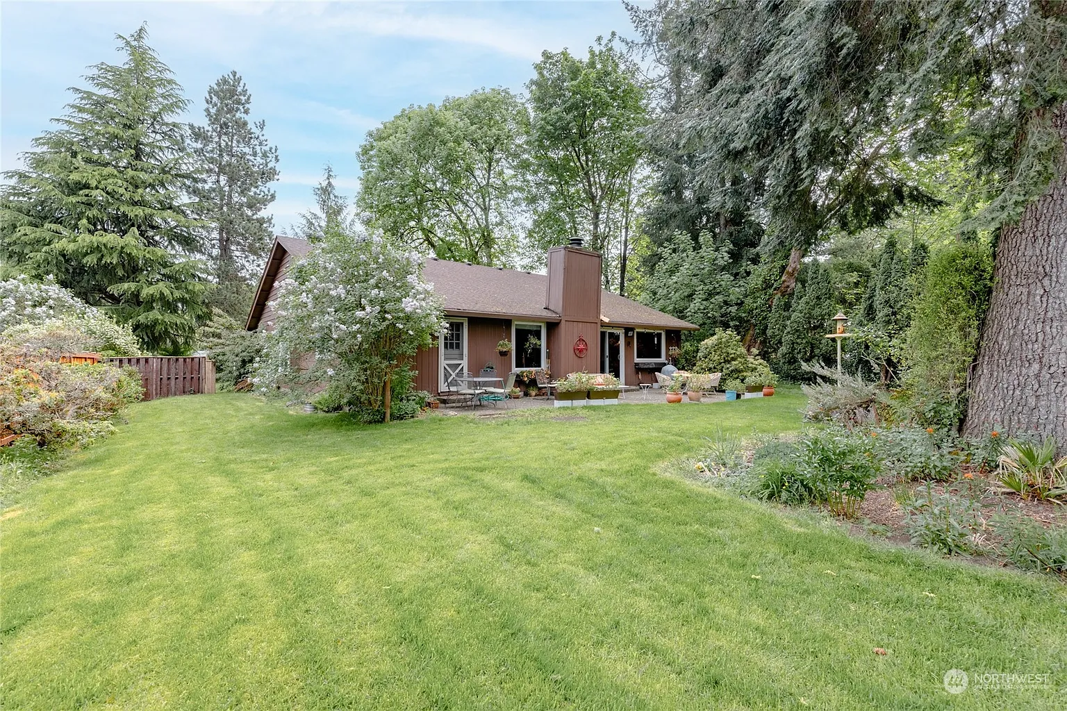 2745 Summerhill Court SW photo 1