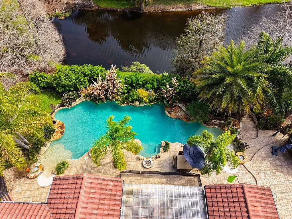 5 bed, 5.5 bath, 5392 sqft, $13,500 — Photo 2