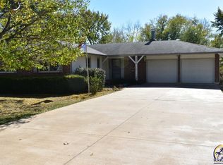 5224 NW 52nd St, Topeka, KS 66618
