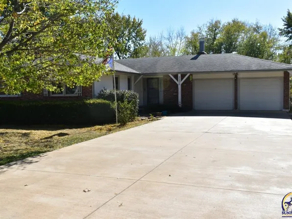 5224 NW 52nd St, Topeka, KS 66618