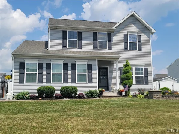 5562 Perth Crse, Clay, NY 13041