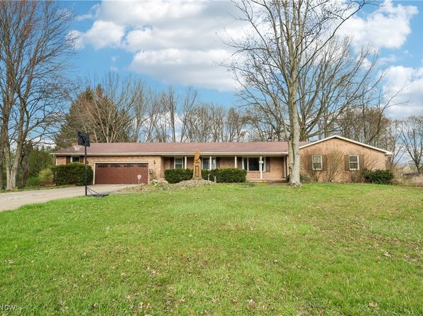 7357 E Parkside Dr, Youngstown, OH 44512