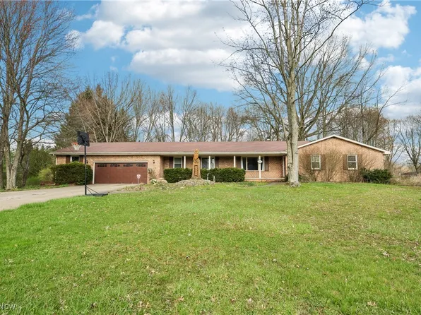 7357 E Parkside Dr, Youngstown, OH 44512