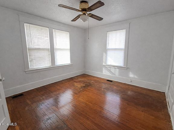 4th image of 421 N Daughtry Street