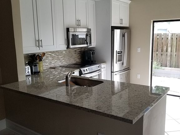 2nd image of 14901 Newcastle Ln