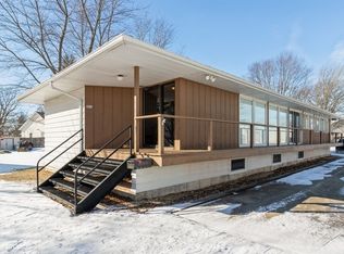 201 Rhodes Ave, Big Rock, IL 60511