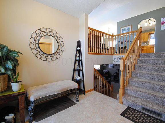 4th image of 700 Sommerset Ln