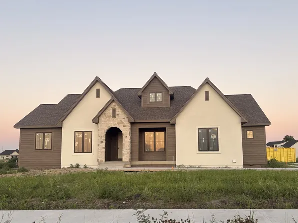 1707 NE Pine Lake Cir, Ankeny, IA 50021