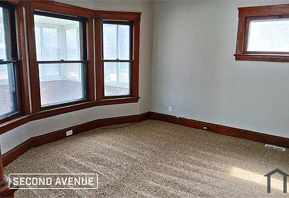 3rd image of 2854 E 128th St