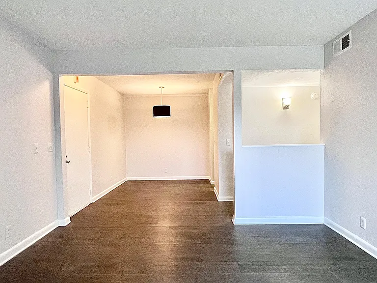 Chase Cove Apartments — Photo 81