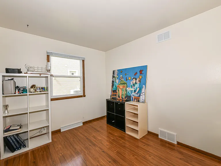 1917 E Hillcrest Ave — Photo 16