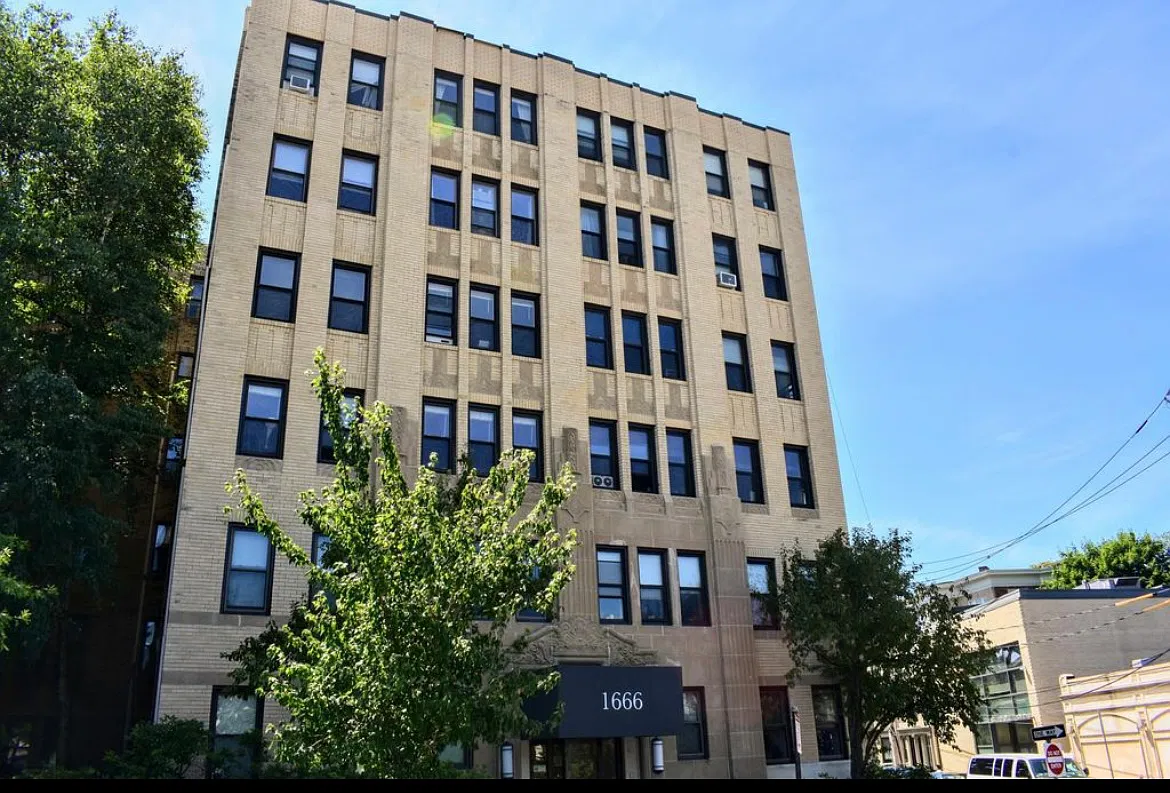 1666 Commonwealth Ave — Photo 3