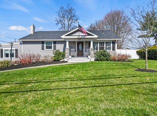 527 Russell St, Woburn, MA 01801