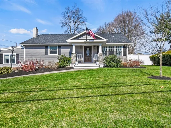 527 Russell St, Woburn, MA 01801