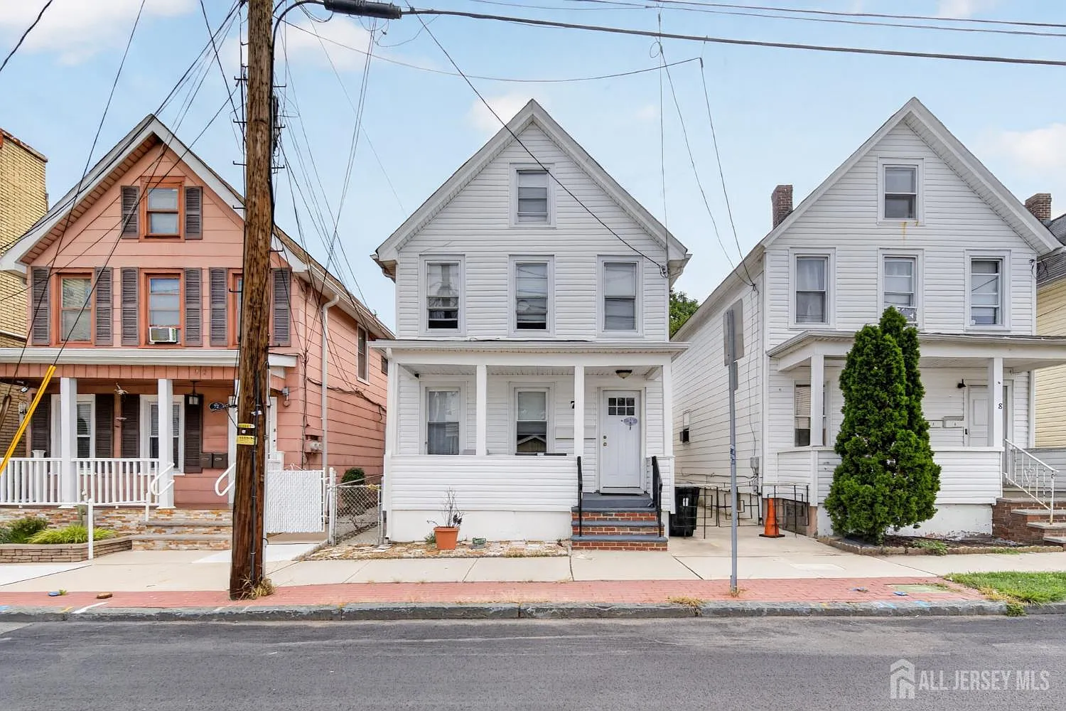 1 bed, 1.0 bath, 2106 sqft, $2,300 — Photo 1