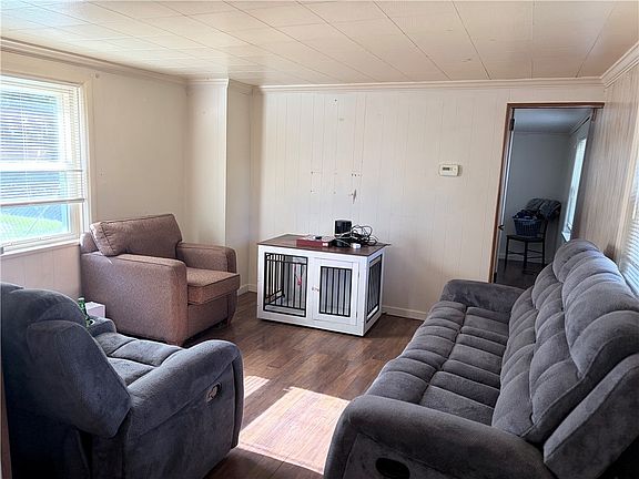 3rd image of 1134 Rostraver St