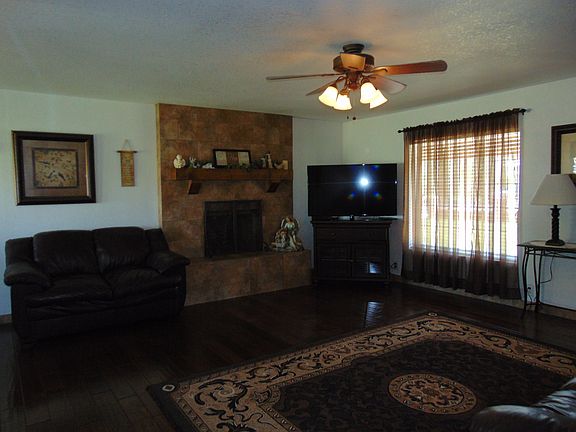 4th image of 7024 W Parkway Dr