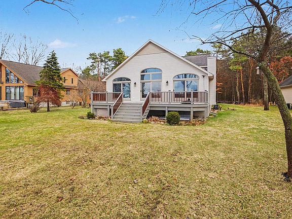 3rd image of 10085 Holly Ln