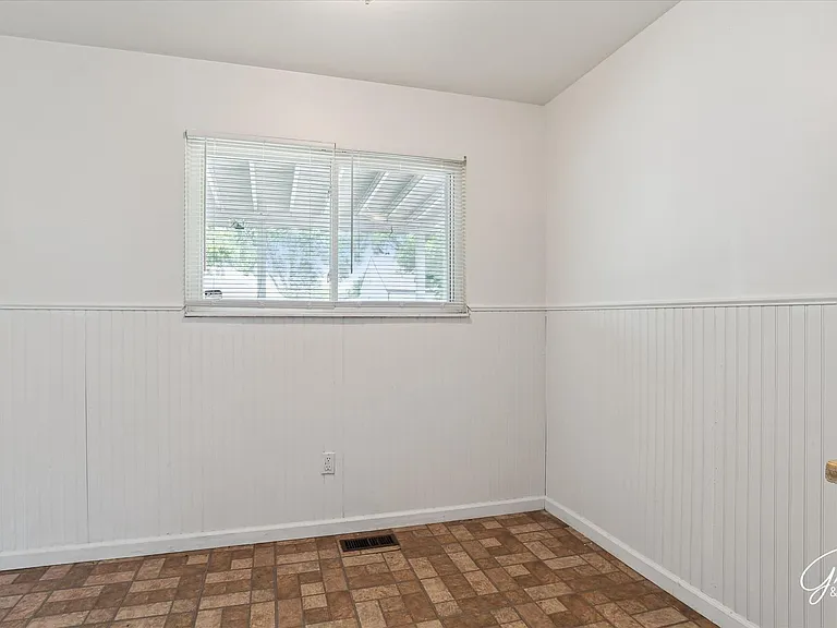8684 Republic Ave — Photo 8