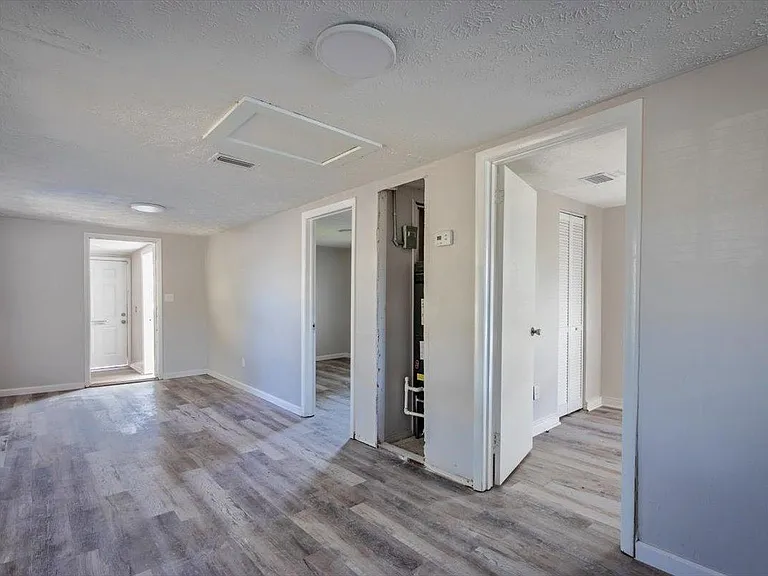 541 New Berlin Rd — Photo 11