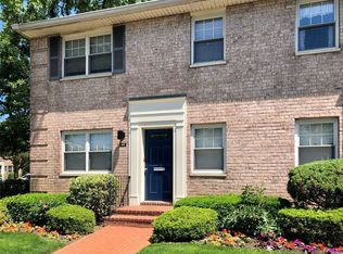 407-417 Merrick Rd, Rockville Centre, NY 11570