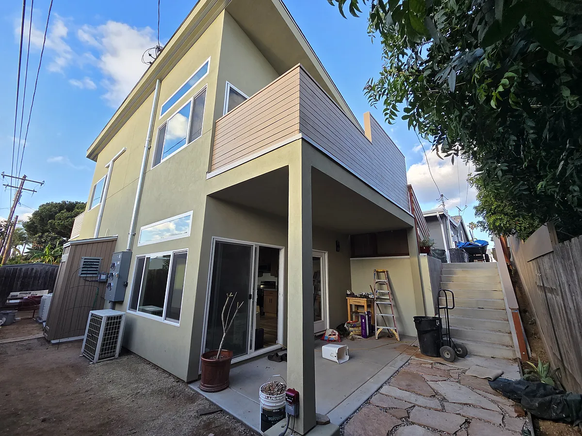 Building Photo - 4014 Epanow Ave