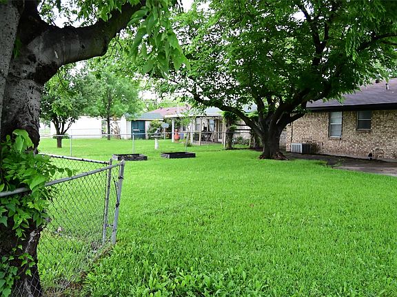 3rd image of 2216 Motley Dr