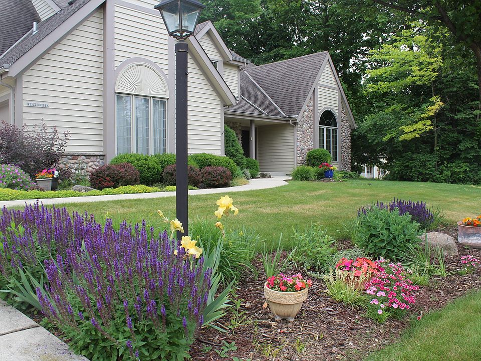 1st image of W242N7316 Old Oak Dr