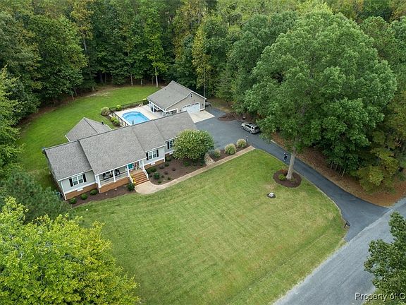 2nd image of 124 Riverboat Ln W