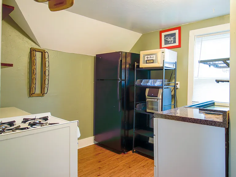 611 Sherry St #1/2 — Photo 6