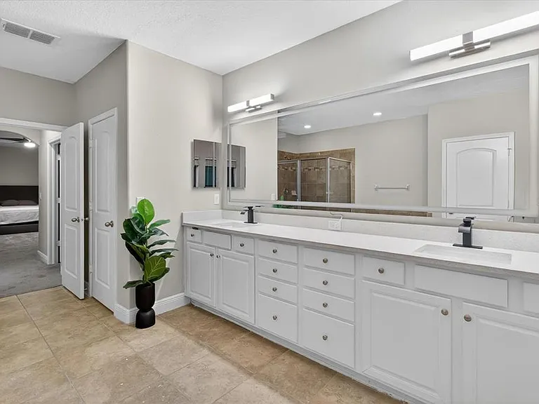 1389 Heritage Landings Dr — Photo 59