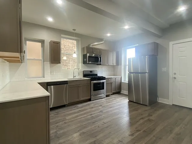 Building Photo - 4234 W Crystal St #2